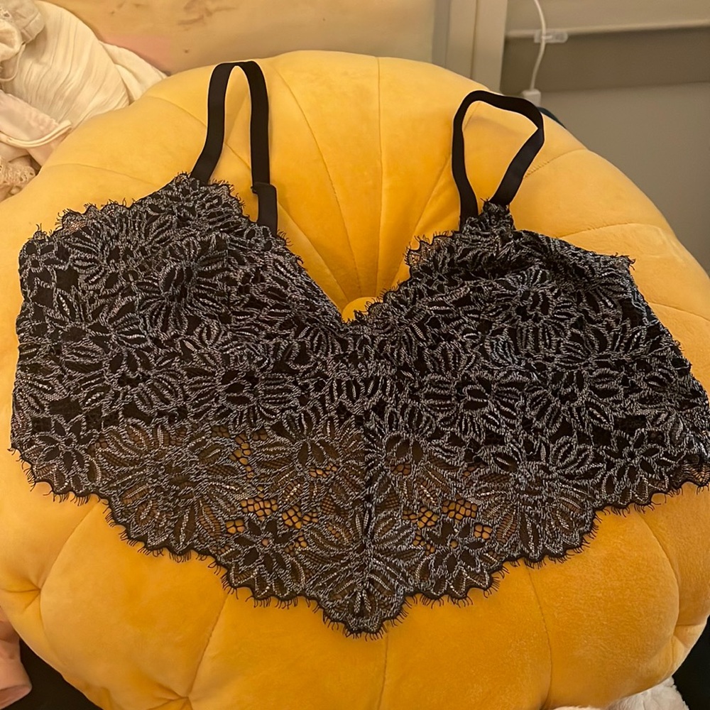 NWOT Arie lace XL bralette